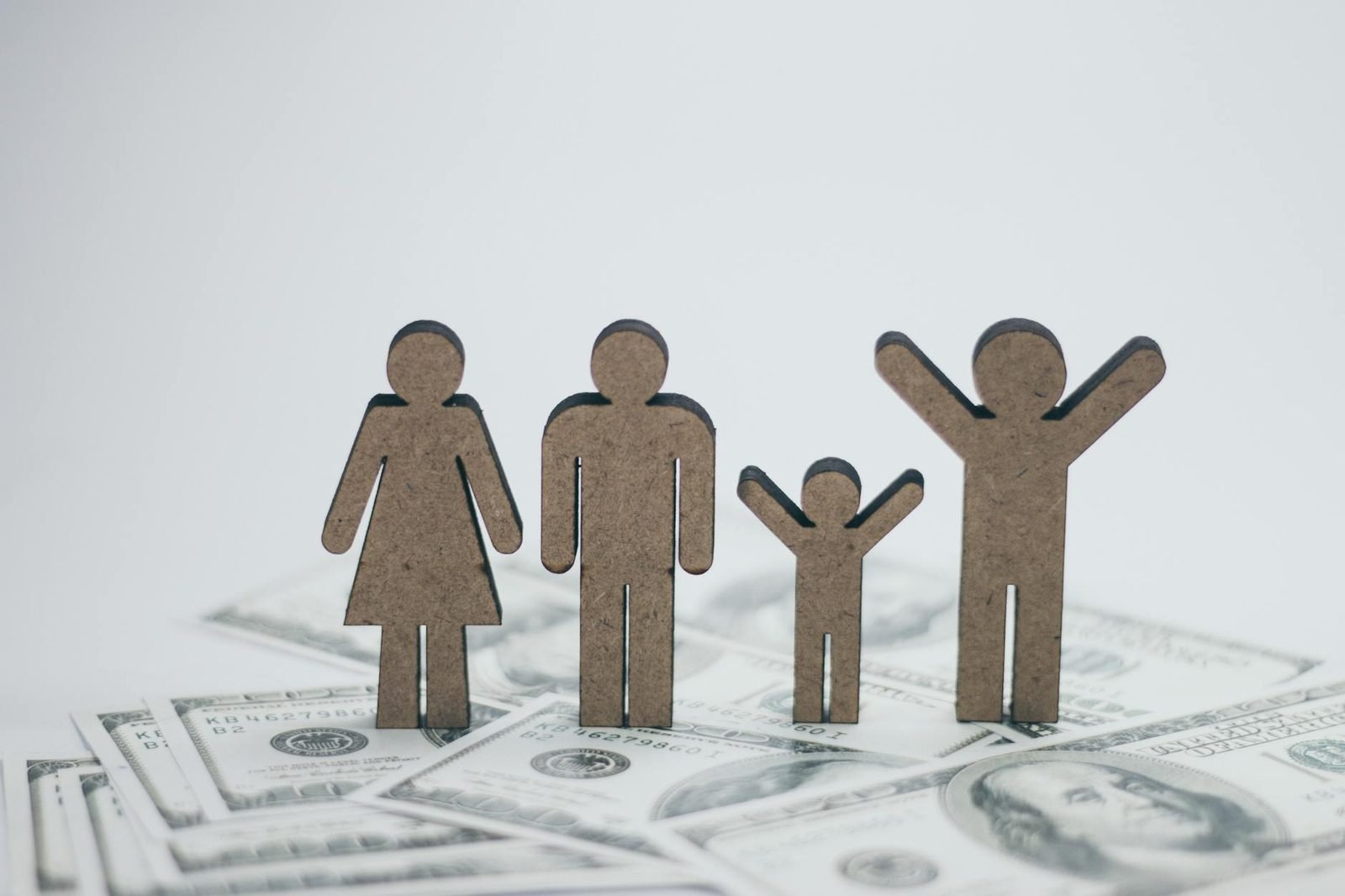 Family Budget Briefing: Holidays, Food Boxes, Tech and School-Year Costs