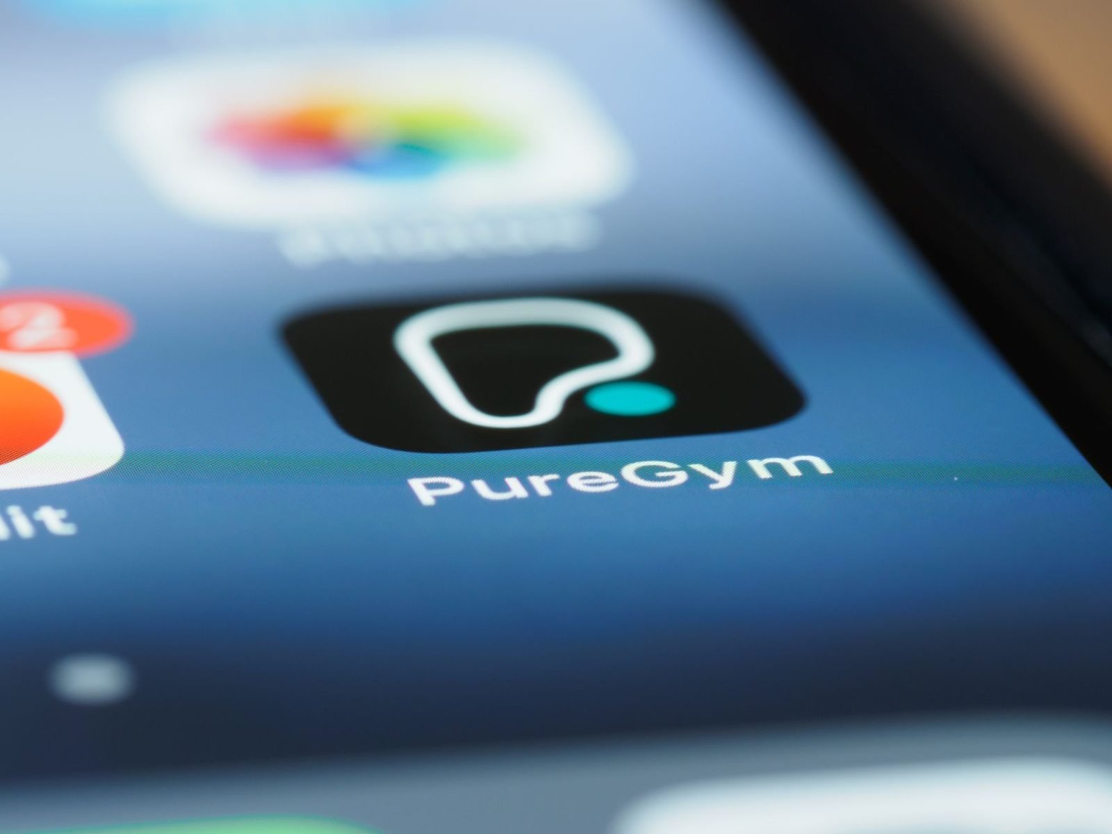 Fitness App Subscriptions: Workout Plans, Wearables and Renewal Pricing
