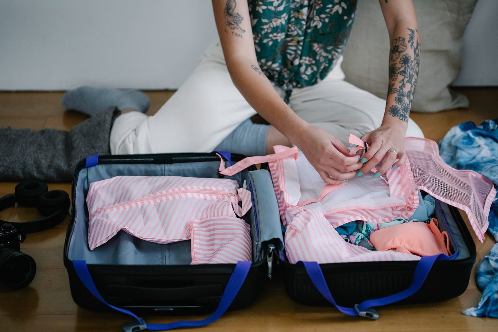 Hand Luggage Packing List: Liquids, Tech and Weather Layers